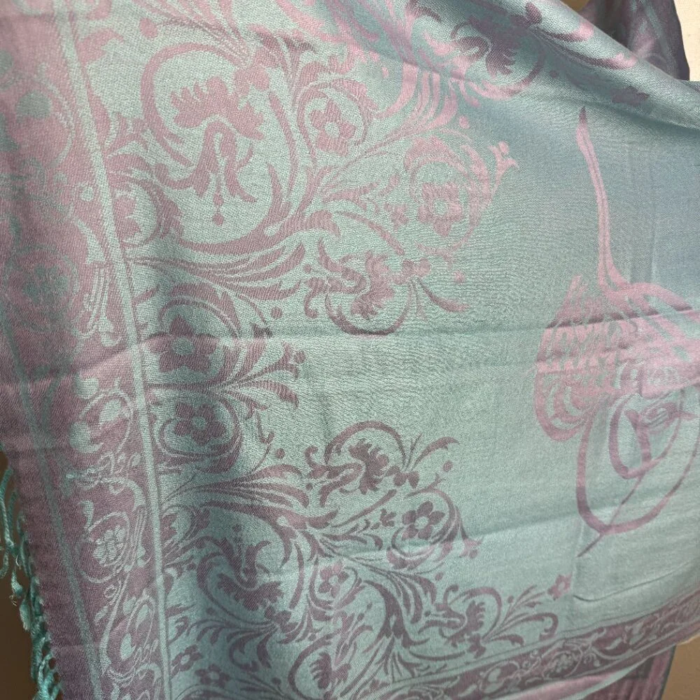 Elegant NWOT Pashmina Scarf
